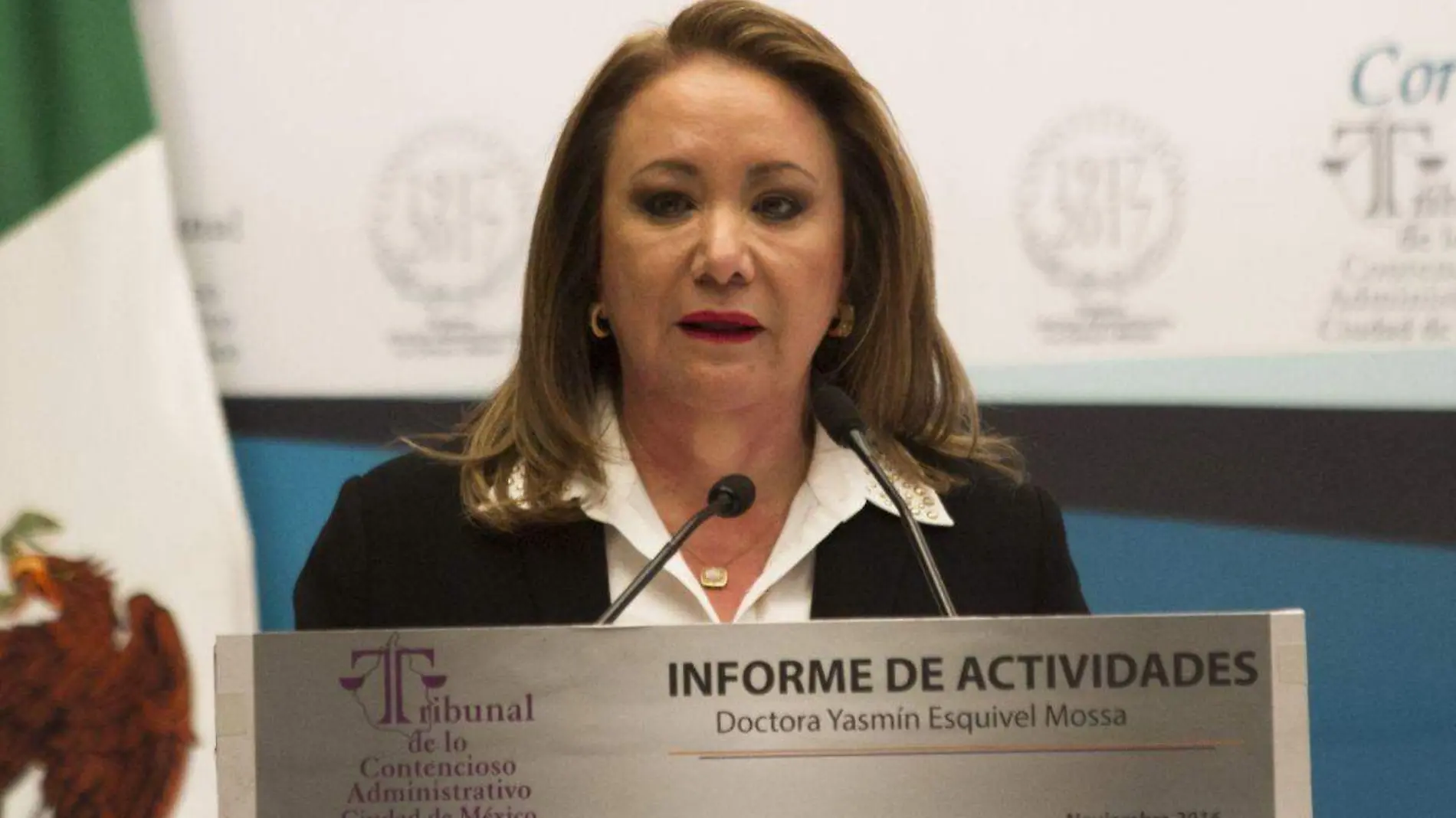 Notario niega haber validado carta del alumno plagiado por la ministra Yasmín Esquivel